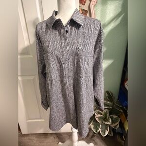 Athleta Black and White Herringbone Button-Down Shirt